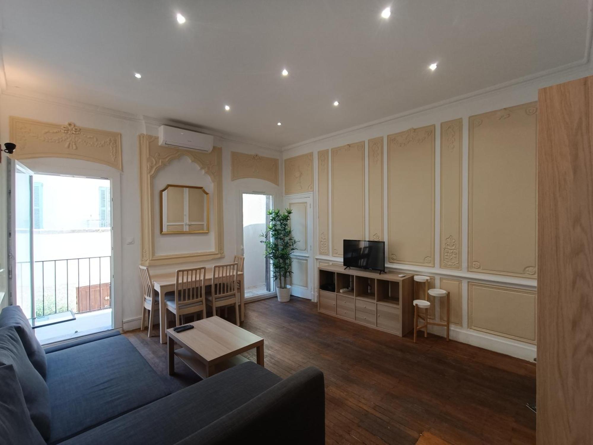 Appartements Et Studio Renoves En 2022, Intra Muros Avignon Extérieur photo